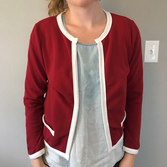 Sweaters - Vintage red cardigan